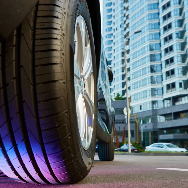 Autorad auf Auto. Oberflächlicher Dof. — Stockfoto