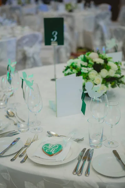 Elegant table set up for wedding banquet — Stock Photo, Image