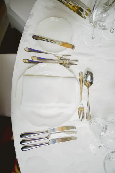 Elegant table set up for wedding banquet — Stock Photo, Image