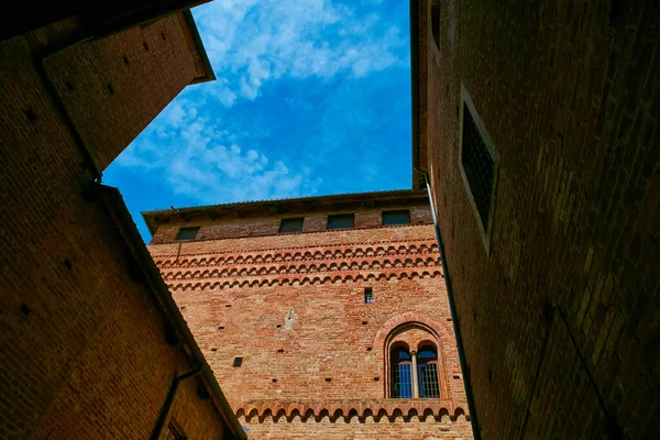 Velho castelo de Grinzane Cavour no Piemonte — Fotografia de Stock