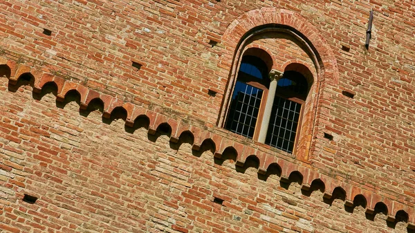 Grinzane Cavour régi kastély a Piemont — Stock Fotó