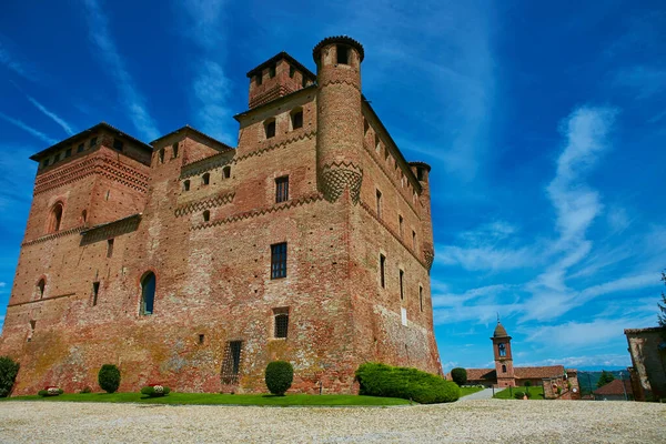 Il Castello di Grinzane Cavour Piemonte Italia — Foto Stock
