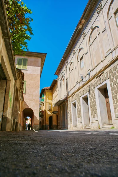 Empty Street in the Italian town Fossano in Province Cuneo, Region Piedmont, northern Italy. — Stock Photo, Image