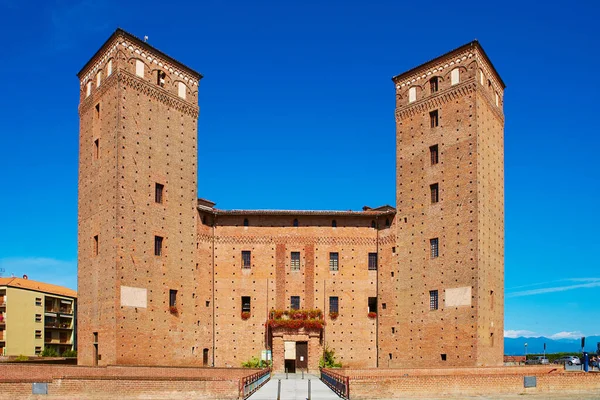 Veduta del cortile del Castello Principi di Acaja a Fossano — Foto Stock