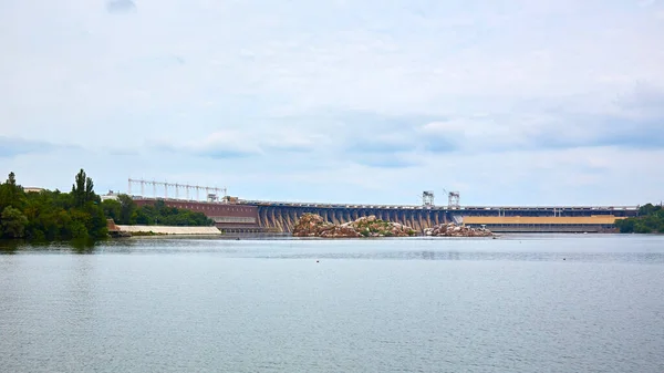 Dneproges - largest hydroelectric power station on the Dnieper River — Stock Photo, Image