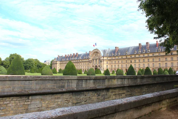 Palace des Invalides em Paris, França. Marco famoso . — Fotografia de Stock