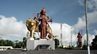 Mauritian Anıtı Mauritius 'taki Ganga Talao' da Çok Büyük bir Şiva Heykeli