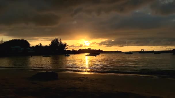 Silhouette Boats Indian Ocean Enjoying Golden Sunset Wide Shot — Stock Video