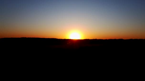 Luftaufnahme Des Hellen Sonnenaufgangs Frühen Morgen Beginn Der Sommersaison Auf — Stockvideo