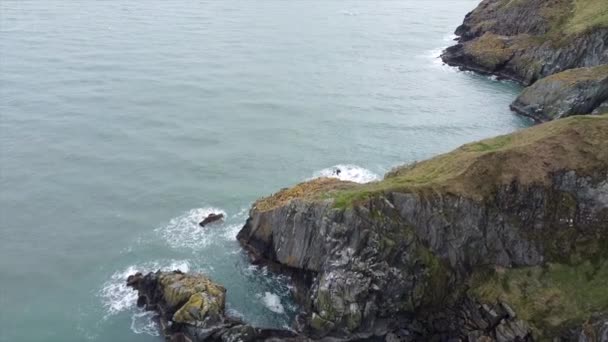 Epic Aerial Rocky Valley Coastline Wide Ocean Ireland Europe — стоковое видео