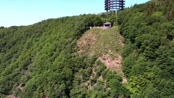 Arka Planda Saar Döngü Mettlach Şehir Gözlem Güvertesi Gösteriliyor — Stok video