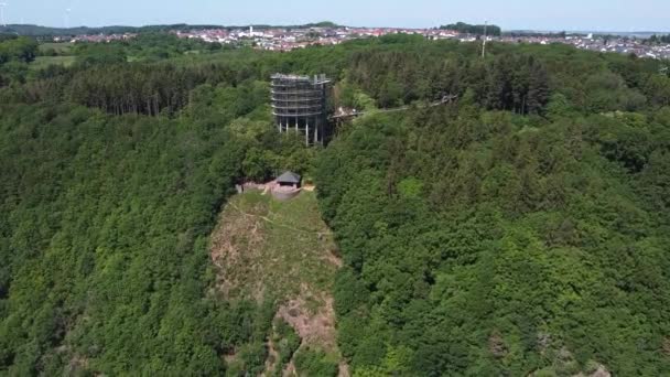 Antenn Framåt Visar Observation Däck Saar Loop Och Mettlach Stad — Stockvideo