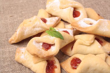 Dolu reçel krem peynirli kurabiye