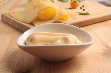 Maasdam peynir soslu bir yönetim kurulu ve rende