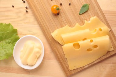 Maasdam peynir soslu bir yönetim kurulu ve rende