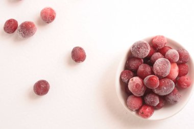 Beyaz donmuş kızılcık