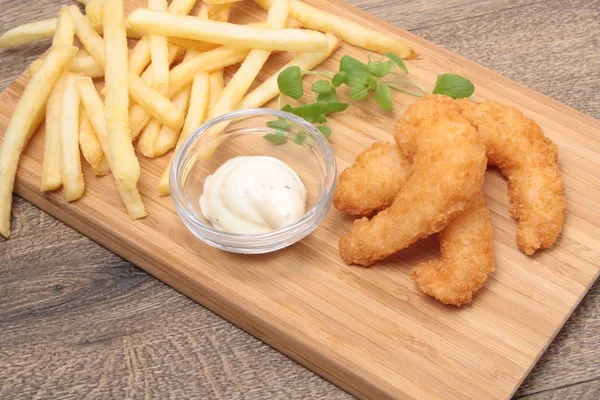 Kızarmış karides ve patates kızartması