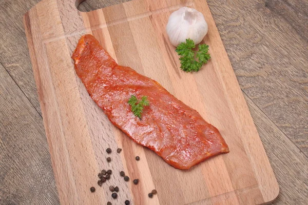 Rebanadas de cuello de cerdo en un plato — Foto de Stock