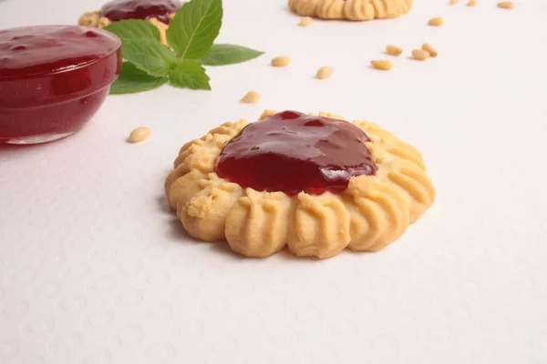 Galletas con mermelada casera — Foto de Stock