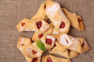 Dolu reçel krem peynirli kurabiye