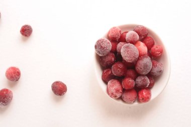 Beyaz donmuş kızılcık