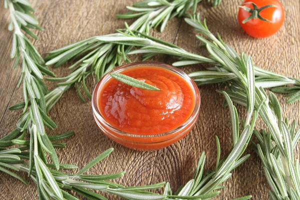 Sauce tomate ketchup tomates romarin — Photo