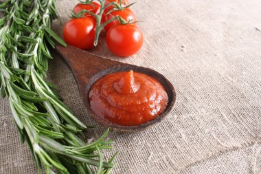 Domates sosu ketçap domates biberiye