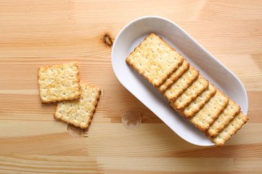 kraker, bisküvi kuru Fransızca