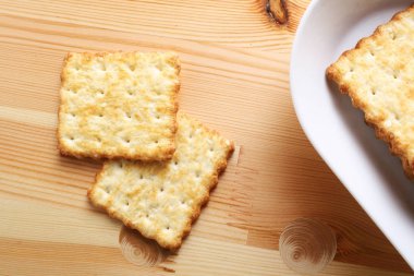 kraker, bisküvi kuru Fransızca