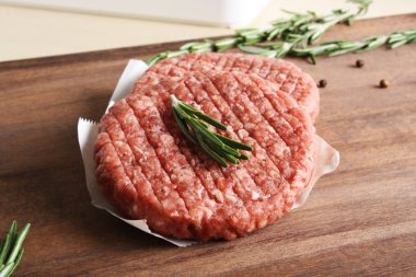 Burger pirzola gelen sığır eti