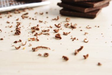 Çikolatalı dilimler ve rende