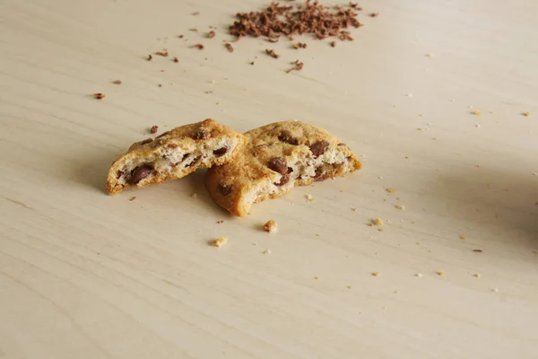 Cookies with chocolate and grated chocolate — Stock Photo, Image