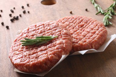 Burger pirzola gelen sığır eti