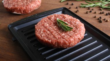 Burger pirzola gelen sığır eti