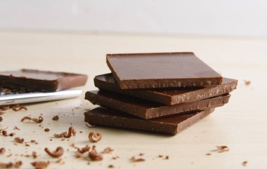 Çikolatalı dilimler ve rende