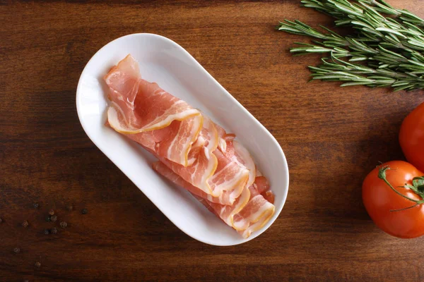 Pancetta Affettata Fondo Legno — Foto Stock