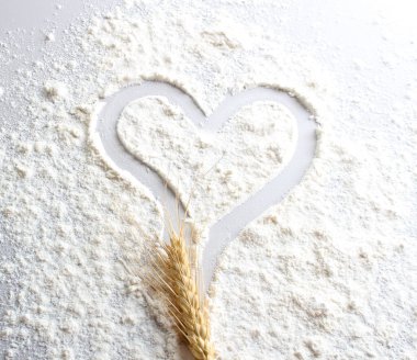 un kalp spikelets hafif bir arka plan üzerinde