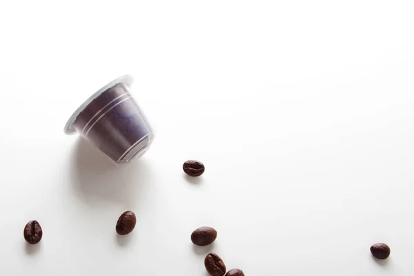 Kapszula Kávéfőző Fehér Alapon — Stock Fotó