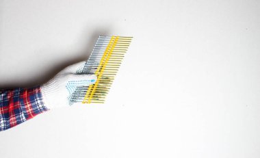 Eldiven eldiveni için çiviler