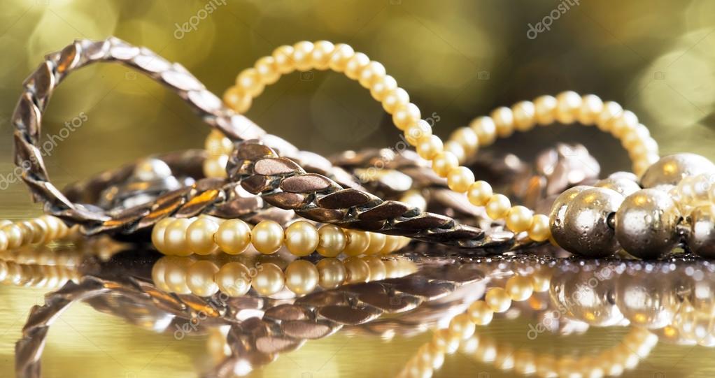 pictures vintage jewelry old vintage jewelry banner stock photo c marenka1 125274178 https depositphotos com 125274178 stock photo old vintage jewelry banner html