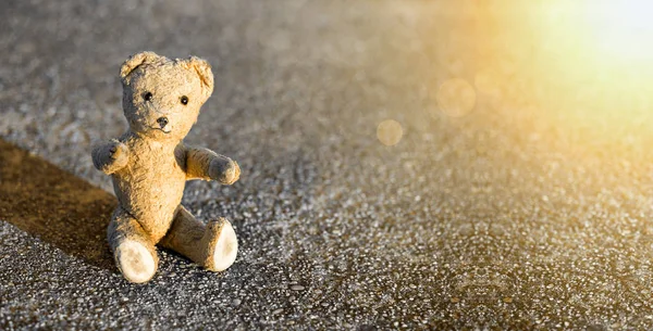 Hračka medvěd - dětství nápis — Stock fotografie
