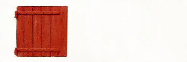 Ventana de madera roja — Foto de Stock