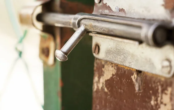 Wooden gate locker — Stock Photo, Image