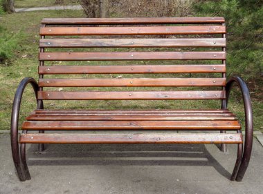 ahşap park bankında