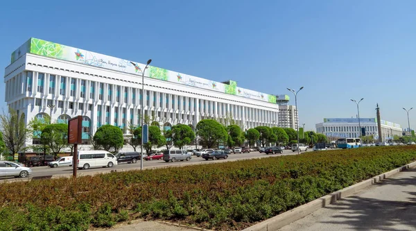 Almaty - Praça da República — Fotografia de Stock