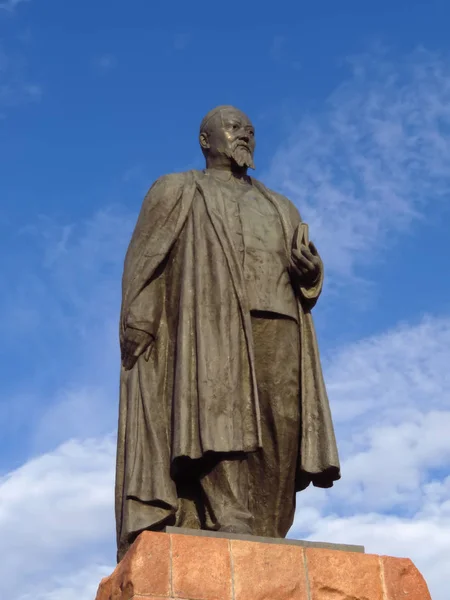 Alma-Ata - Abay monument — Stockfoto