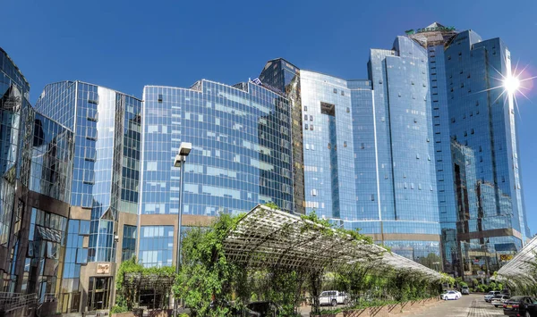 Almati - Business Center Nurly Tau - panoráma — Stock Fotó