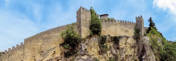 San Marino - Vista panorâmica do castelo — Fotografia de Stock