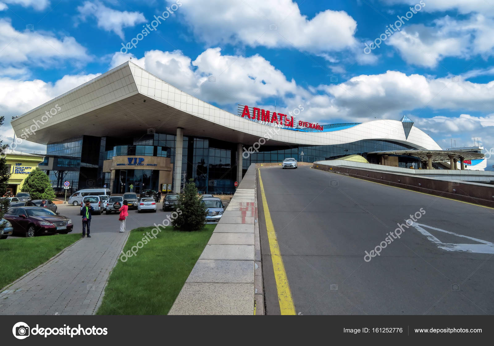 аэропорт рядом с алматы. казахстан аэропорт алматы. аэропорт алма-аты люди. казахстан аэропорт алматы. аэропорт рядом с алматы.