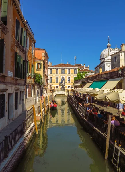 Veneza - Vista da arquitetura antiga — Fotografia de Stock